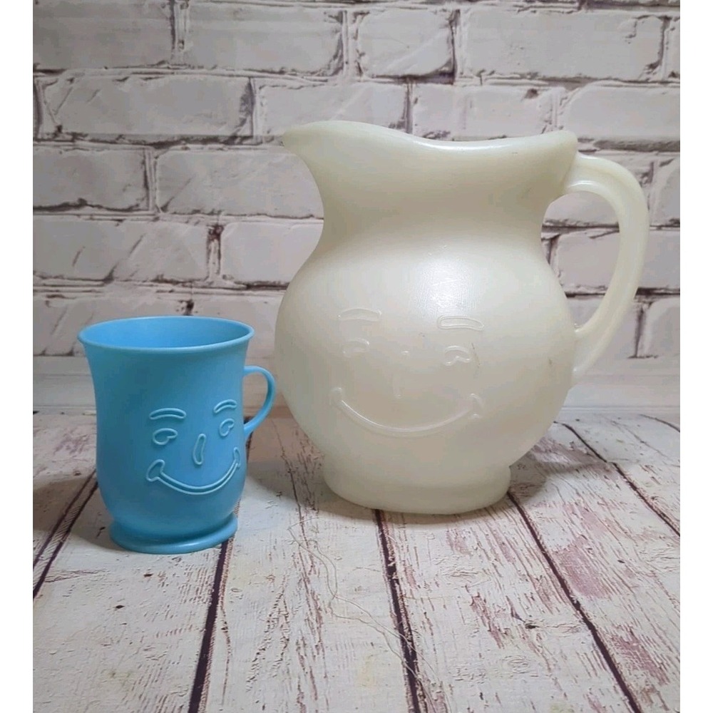 Vintage Kool Aid Man 2 Quart Plastic Pitcher And 1Cup 1980's Vintage